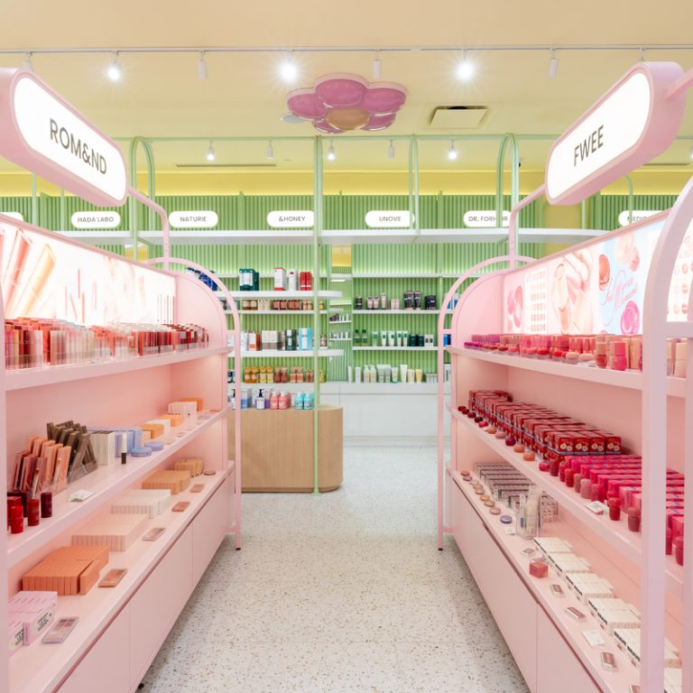 Réalisations commerciale par Hunic construction - Sukoshi, produits de beauté.